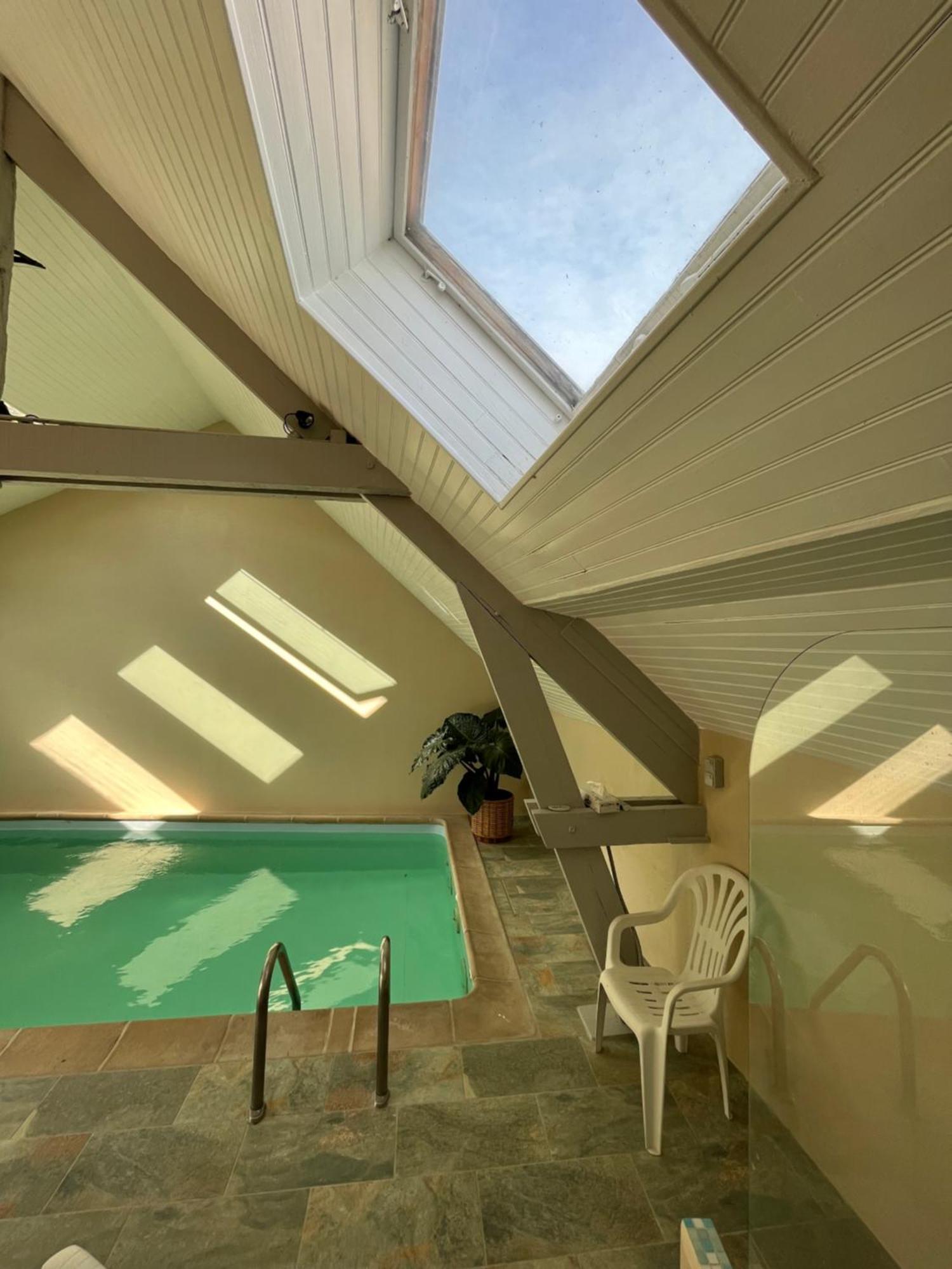 2 chambres dans maison de campagne avec piscine intérieure Lagery Extérieur photo