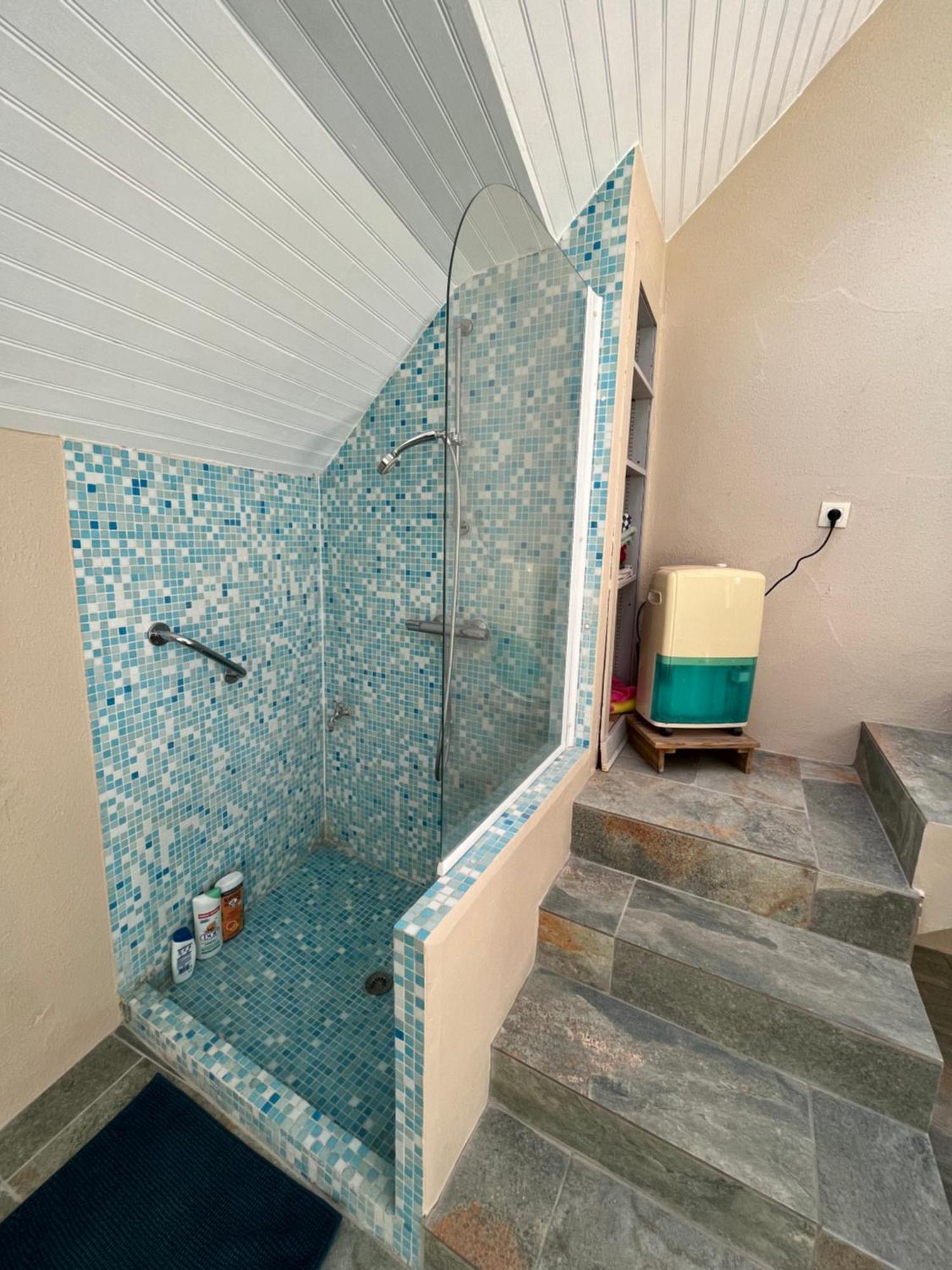 2 chambres dans maison de campagne avec piscine intérieure Lagery Extérieur photo