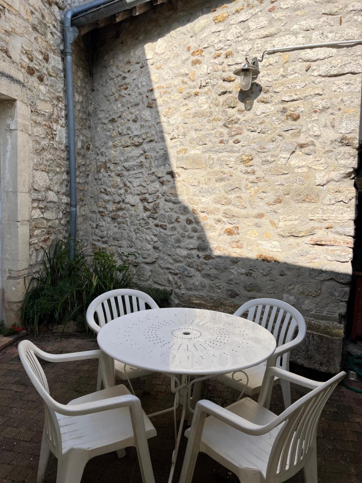 2 chambres dans maison de campagne avec piscine intérieure Lagery Extérieur photo
